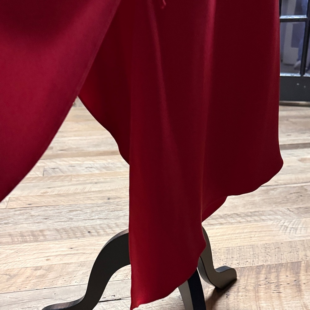 Silk backless Red Dress - Picture 10 of 17